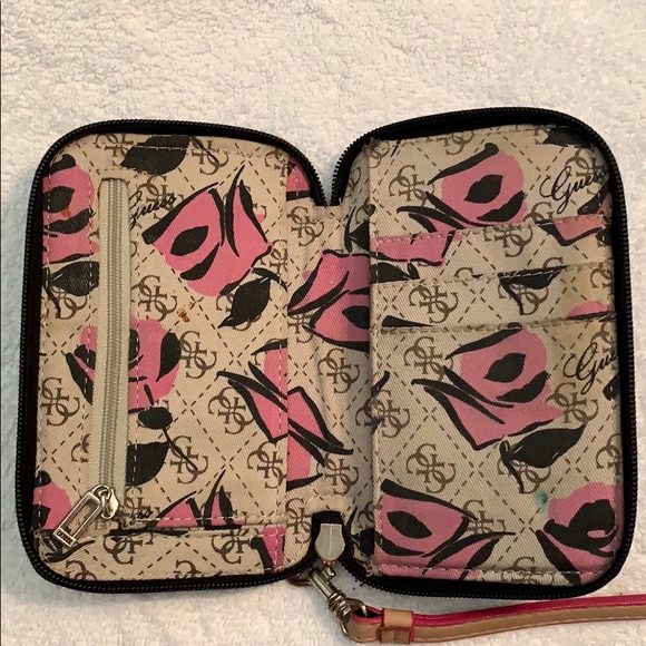 Guess black zip mini wristlet wallet with ID slot - Picture 6 of 10